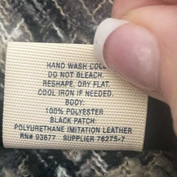 St. John’s Bay Plaid Tweed Asymmetrical Wrap with toggle Closure. Size Medium - Picture 8 of 8